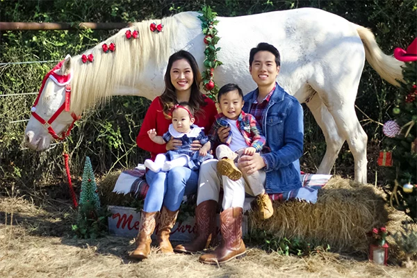 Jeff Shao With Family In Front Of Horse